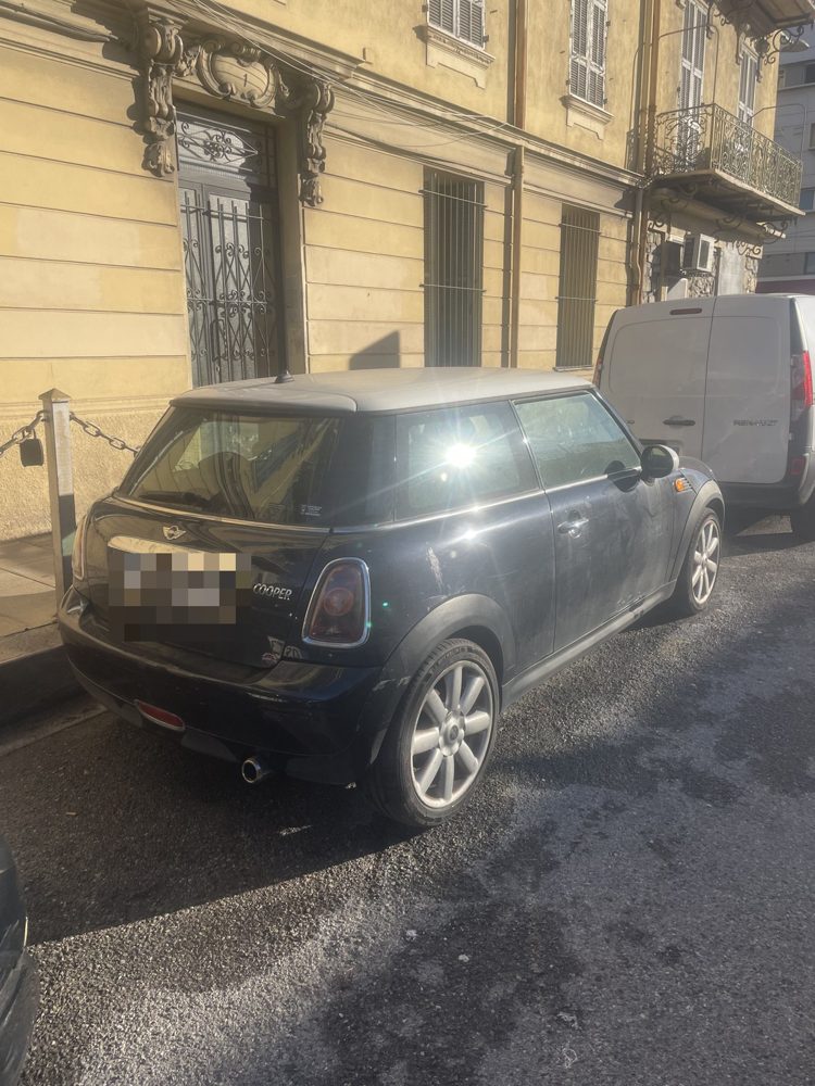 Mini Cooper rachetée embrayage HS dans le centre de Nice